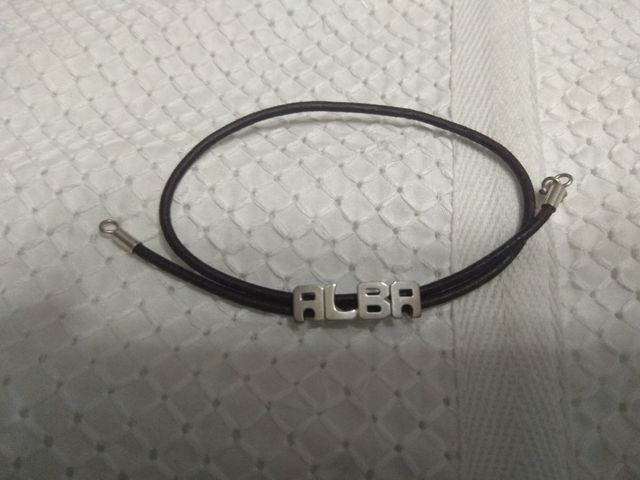 pulsera de plata y cuero