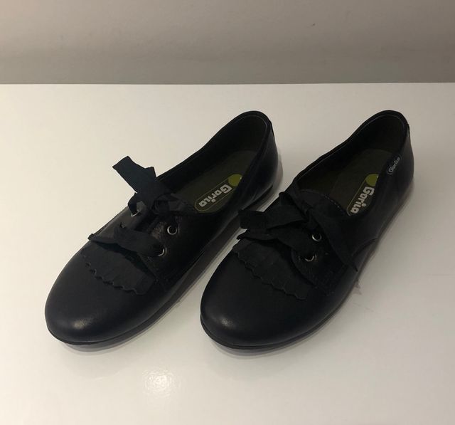 Zapatos Nuevos. A estrenar.