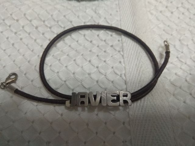 pulsera de plata y cuero