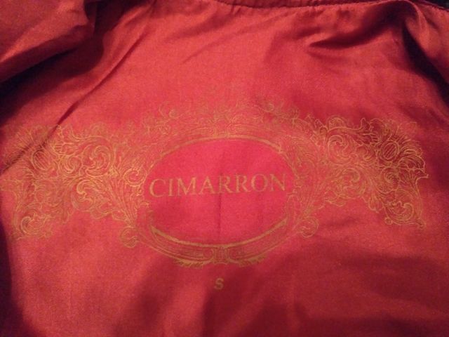 Abrigo de mujer de cuero negro Cimarrón.