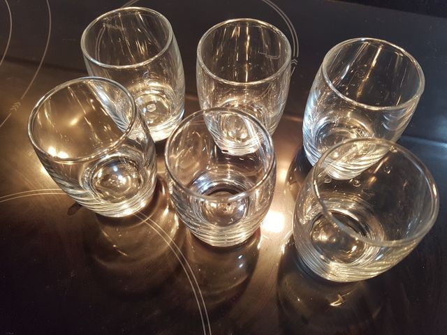 6 Vasos de chupito. Alto 6.5 cm