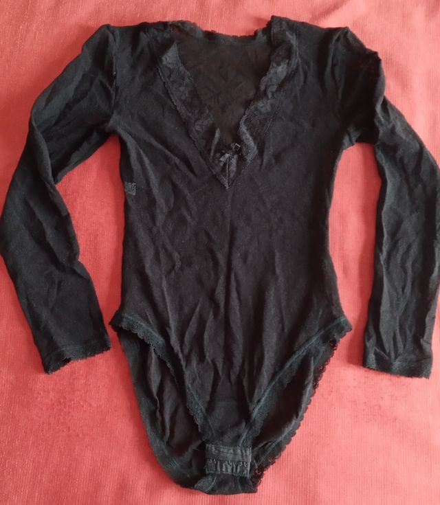 Lencería. Body encaje negro