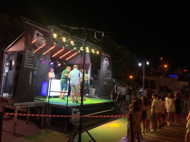 Escenario móvil para todo tipo de eventos