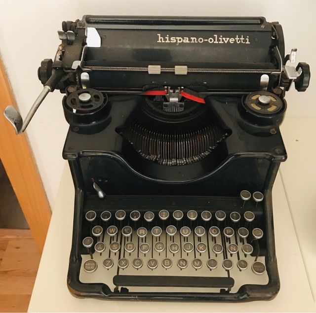 Máquina de escribir Hispano Olivetti 