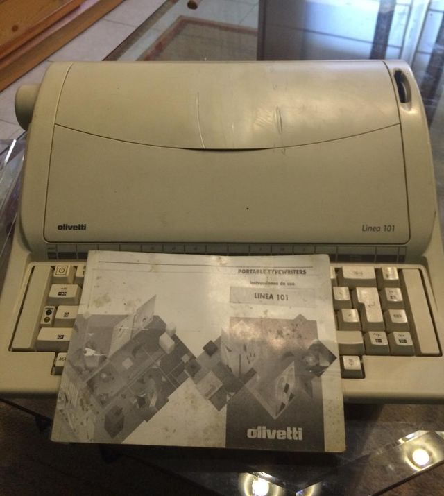 MÁQUINA ESCRIBIR ELECTRICA