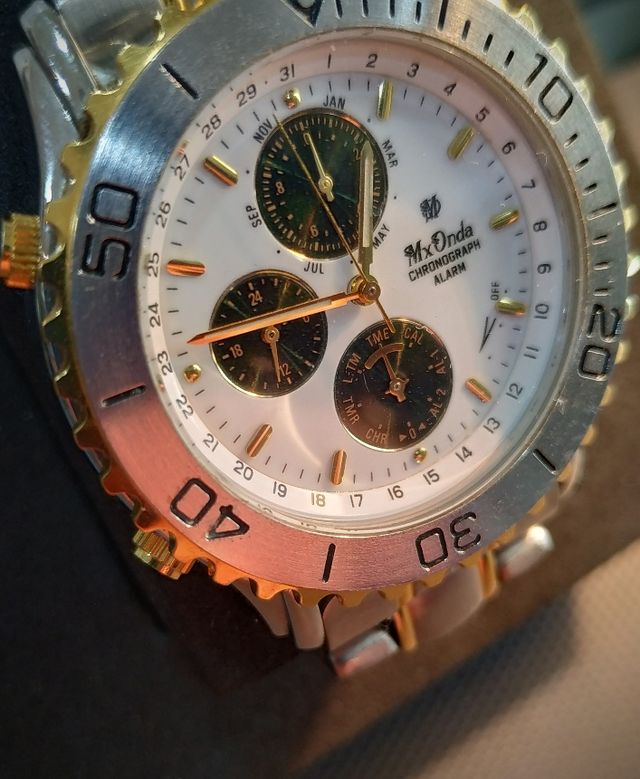 UN RELOJITO BIEN CUCO