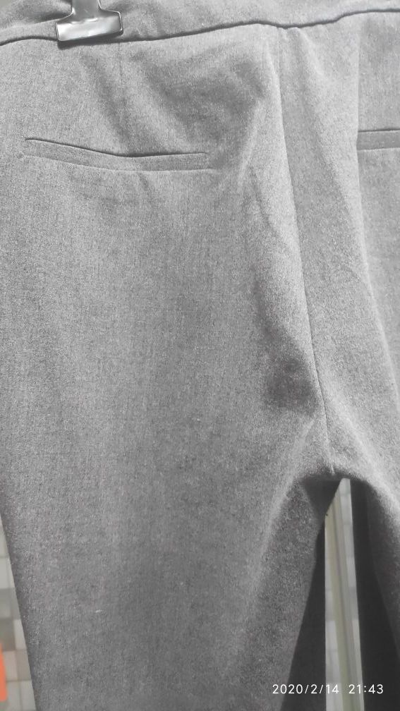 Pantalón Stradivarius talla 40