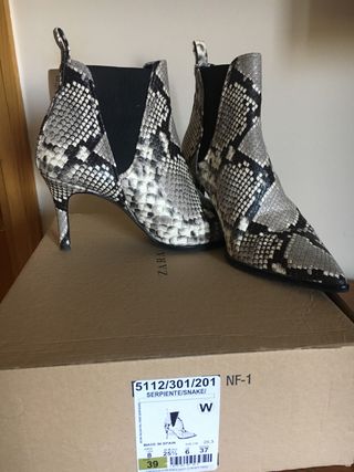 Botines Zara de segunda mano por 39 EUR en Pozuelo de Alarcón en WALLAPOP