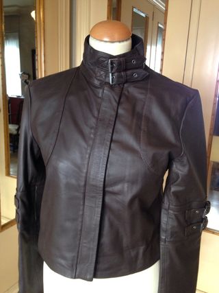 CAZADORA DE PIEL ISACO-TORERA DE CUERO CHAQUETA \\uD83E\\uDDE5 de segunda  mano por 50 EUR en Valencia en WALLAPOP