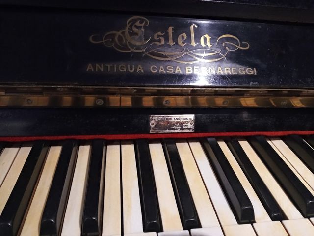 Piano antiguo