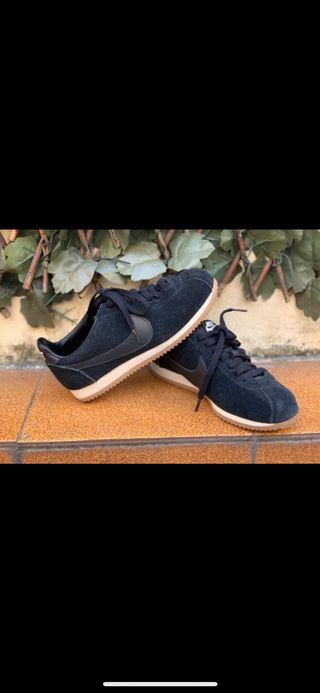 nike cortez negras enteras