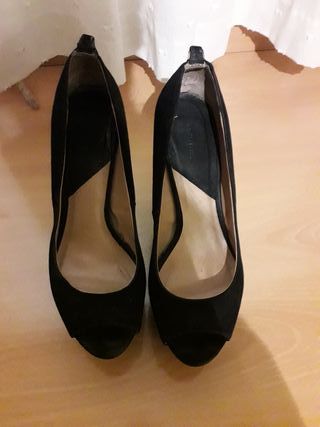 Zapatos tacon negro zara de segunda mano por 8 EUR en Madrid en WALLAPOP