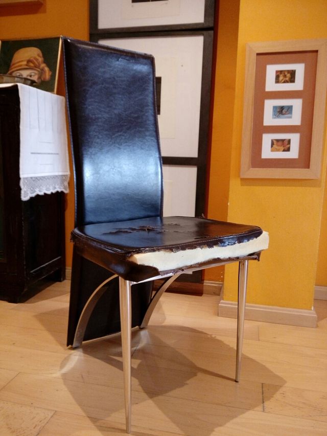 Sedia da pranzo imbottita con schienale alto