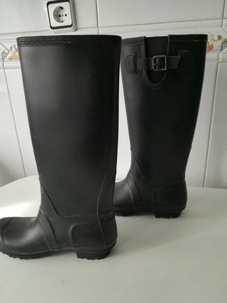 Botas de agua Katiuska de segunda mano por 10 EUR en Bilbao en WALLAPOP