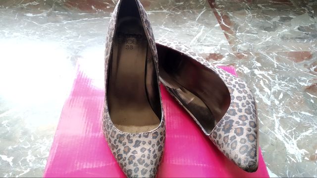 Zapatos leopardo tacón