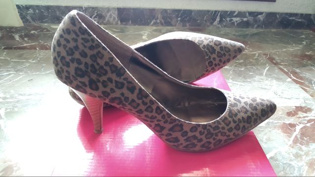 Zapatos leopardo tacón