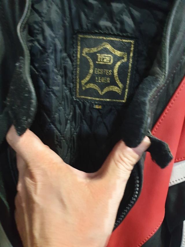 chaqueta de cuero de moto retro buen estado.