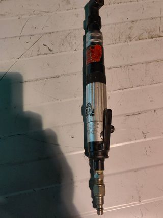 Atornillador neumatico