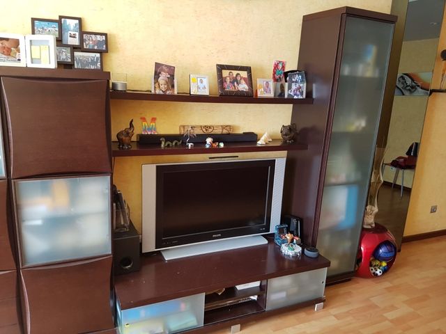 Mueble tv vitrina salon wengé (módulos separables) de segunda mano por
