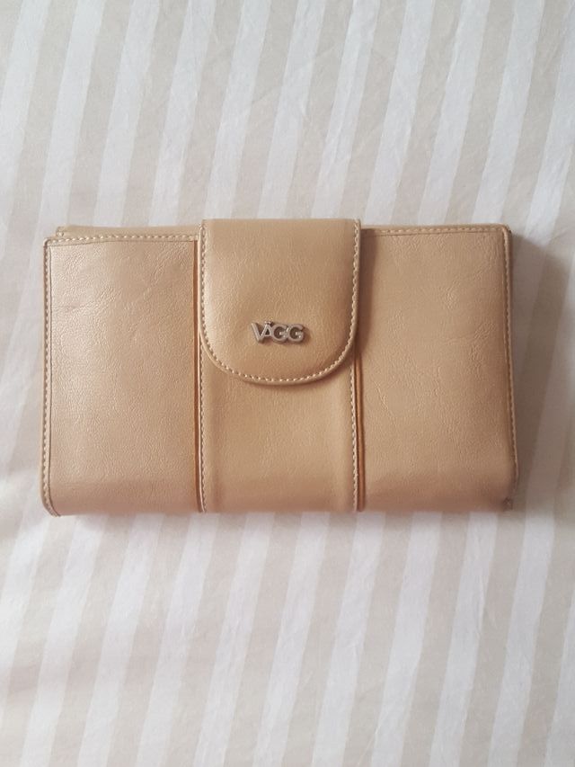 Cartera de mano beige
