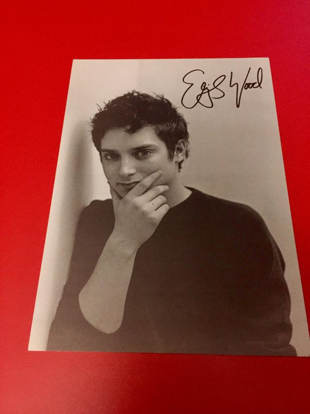 Foto oficial de con autógrafo de ELIJAH WOOD(2001)