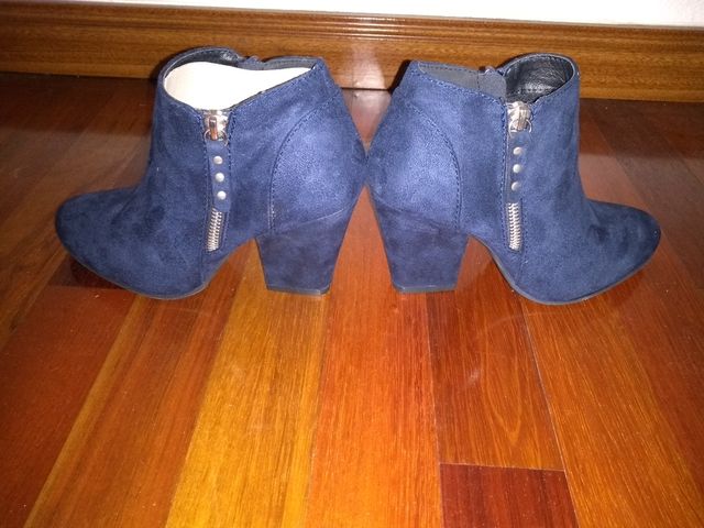 botín azul marino. NUEVO. talla 37