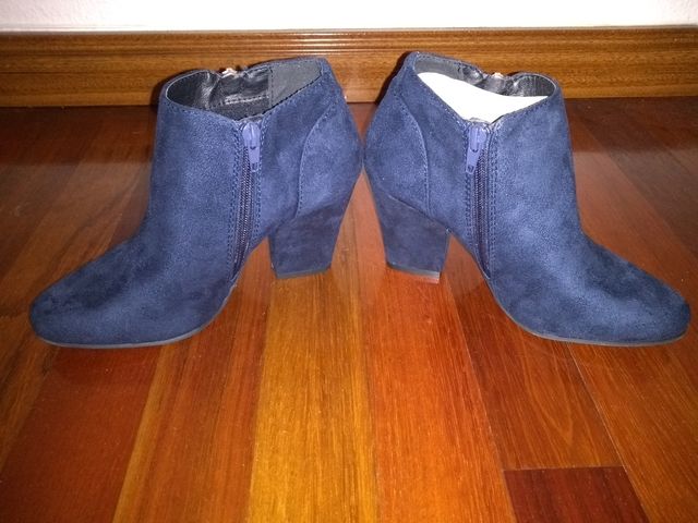 botín azul marino. NUEVO. talla 37