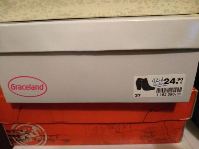 botín azul marino. NUEVO. talla 37