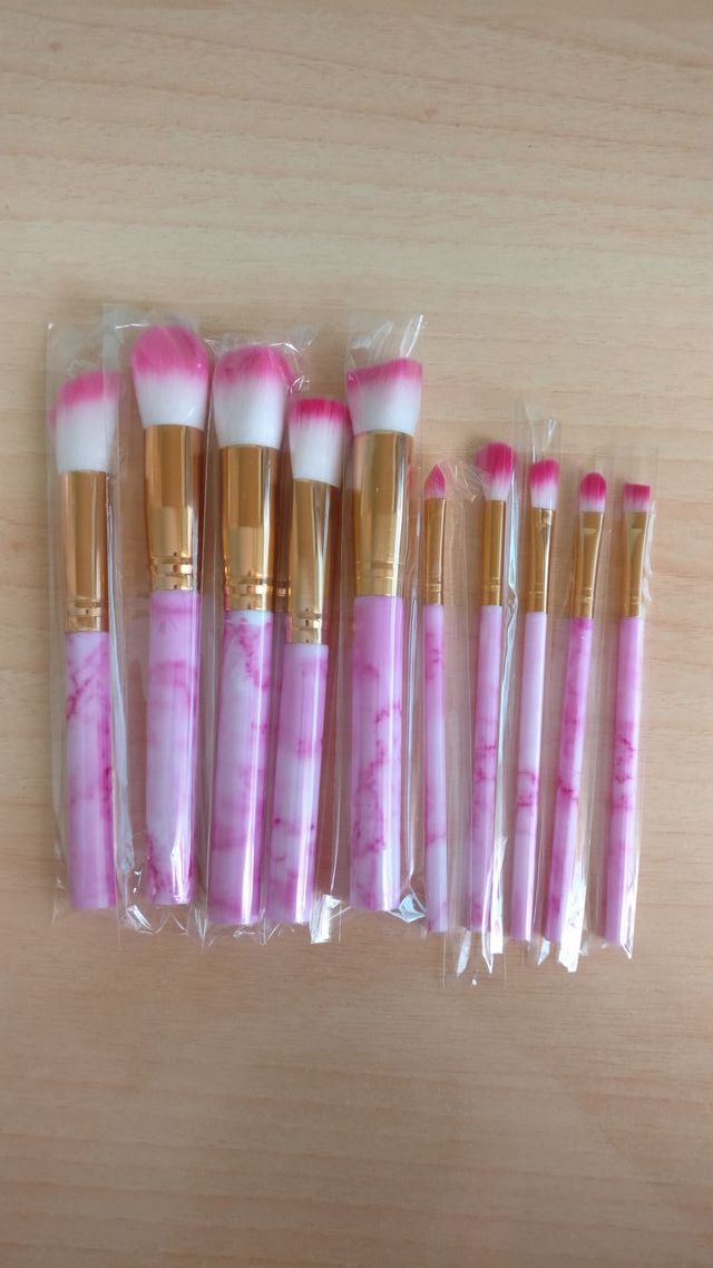 Brochas nuevas mármol fucsia