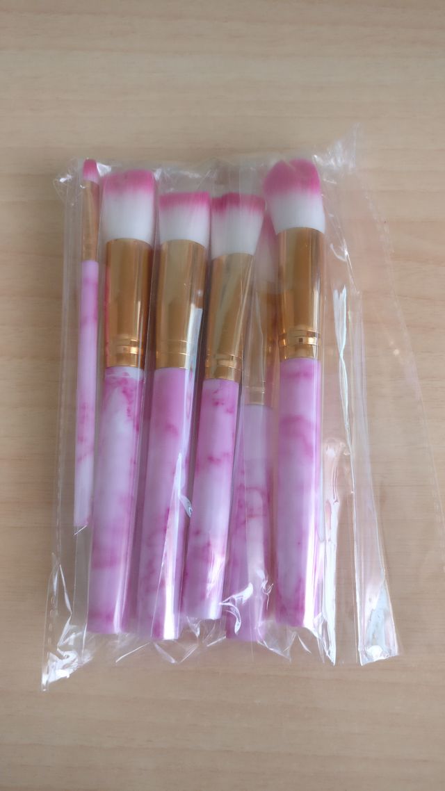 Brochas nuevas mármol fucsia