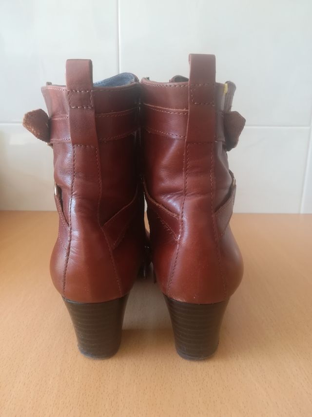 Botines marrones