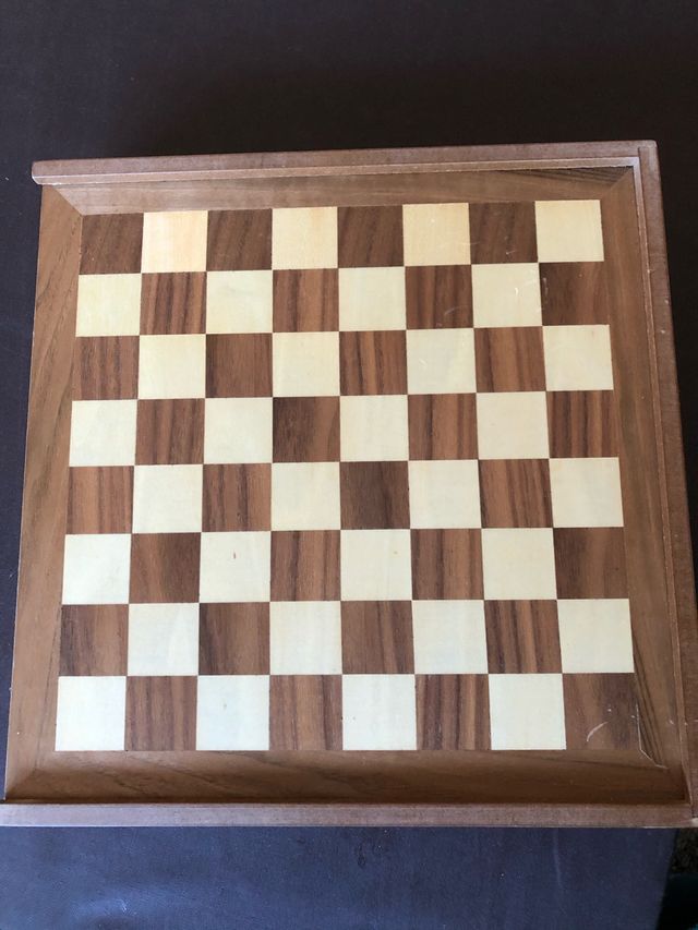 Caja multijuegos de madera