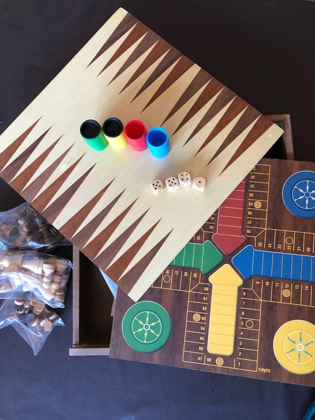 Caja multijuegos de madera