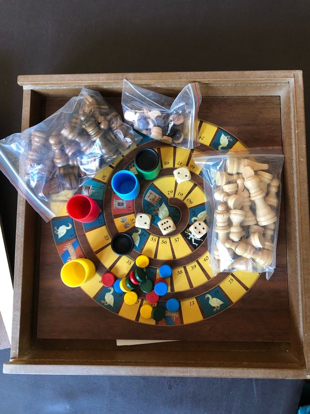 Caja multijuegos de madera