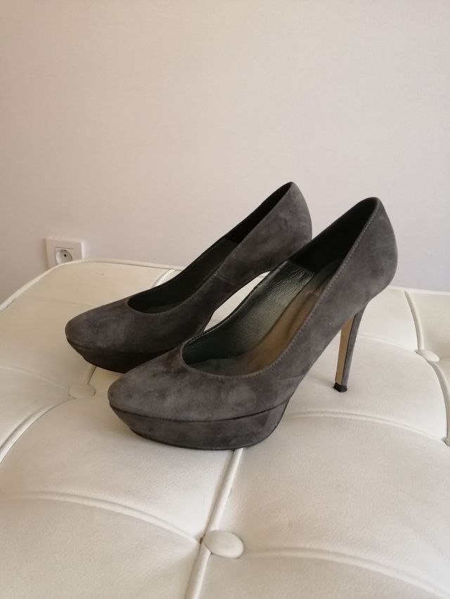 Tacones de ante de Charol