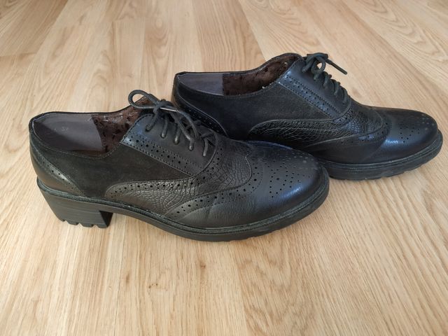 Zapatos semipiel negros