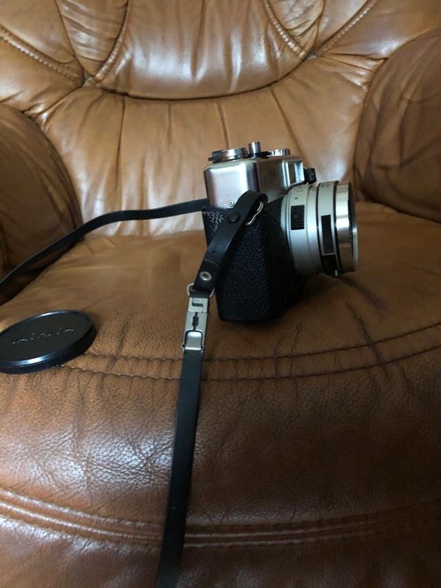 Máquina de fotos YASHICA MG-1