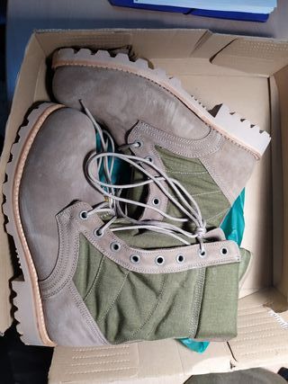 Botas Aridas Ejército de segunda mano por 50 EUR en Alaquas en WALLAPOP