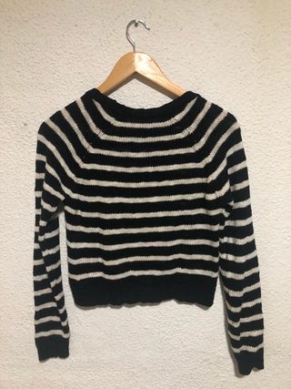 Paula Echevarría ha fichado este jersey en Stradivarius que sienta genial y  es perfectamente combinable