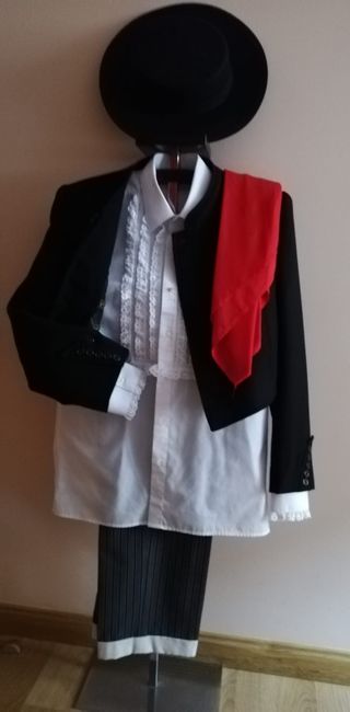 Traje flamenco campero sevillanas hombre de segunda mano por 175 EUR en  Azucarera Leopoldo en WALLAPOP