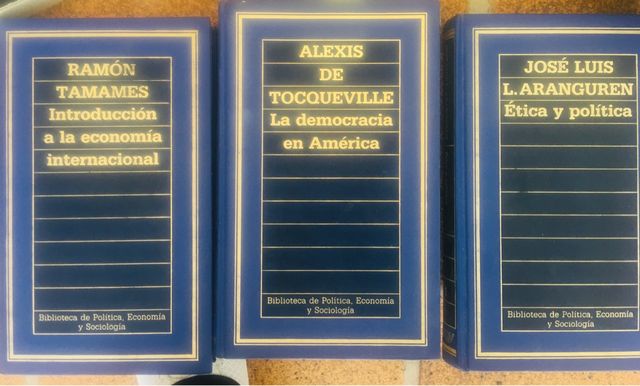 Biblioteca de política economía y sociologia