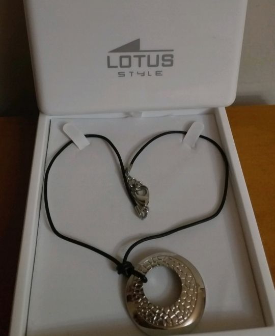 colgante lotus