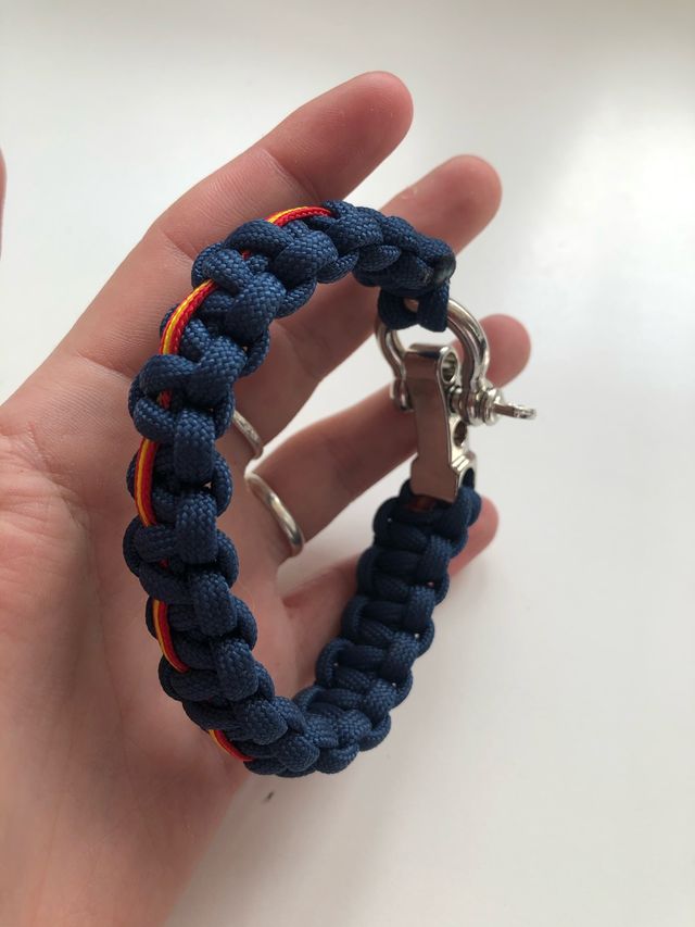 Pulseras y llaveros paracord