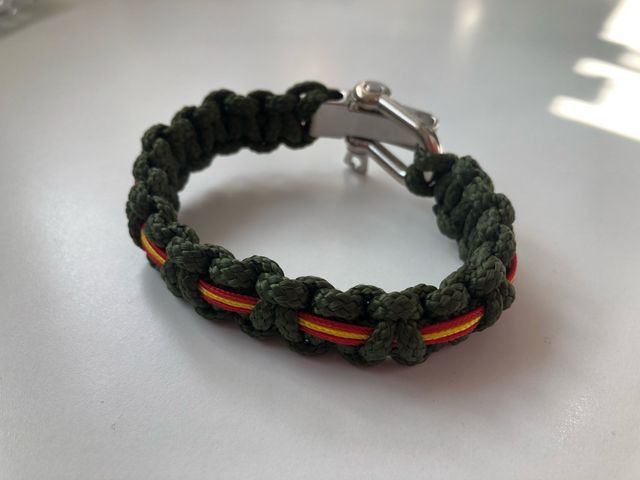 Pulseras y llaveros paracord