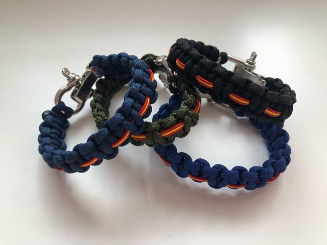 Pulseras y llaveros paracord