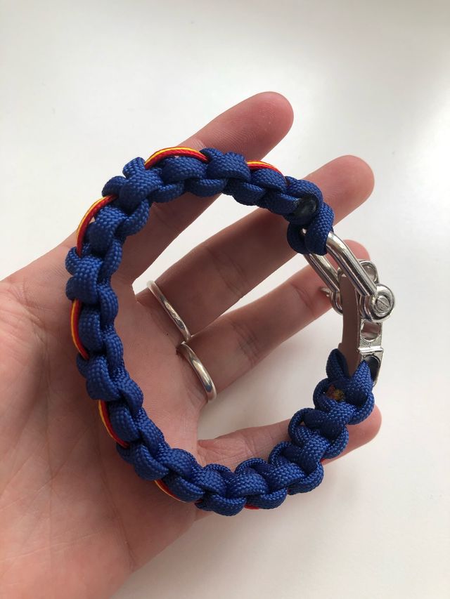 Pulseras y llaveros paracord