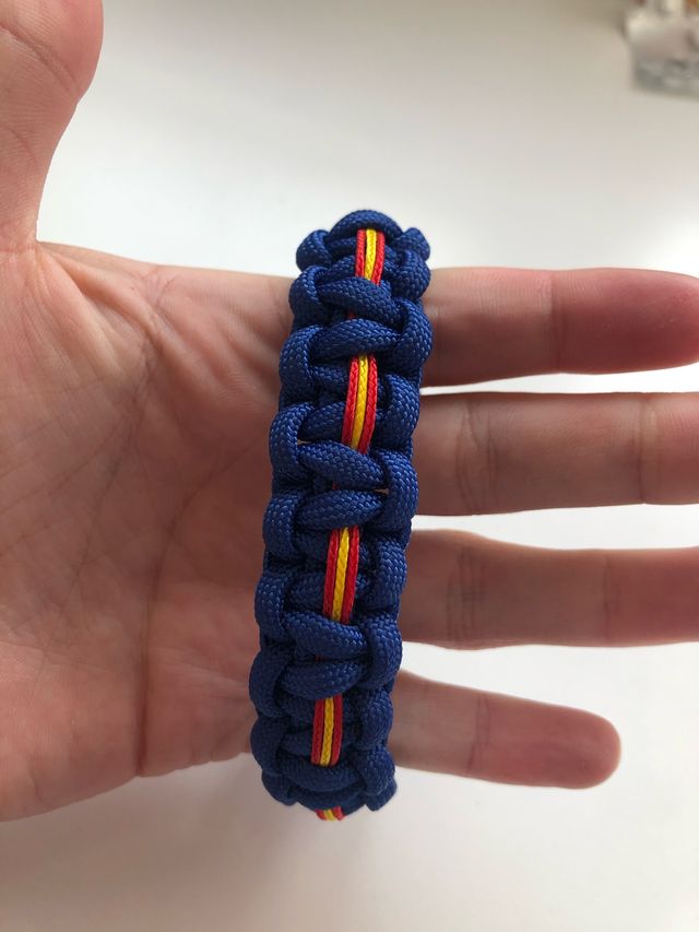 Pulseras y llaveros paracord