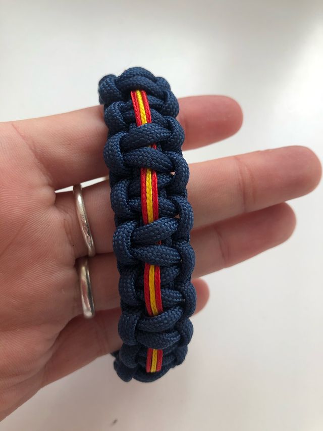 Pulseras y llaveros paracord