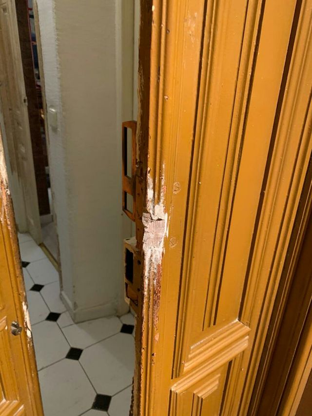 Restauramos puertas de exterior.. de segunda mano por 1 € en Madrid en