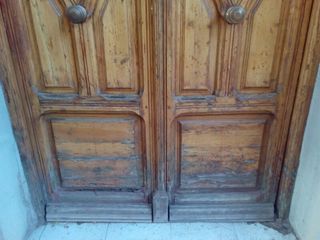 Restauramos puertas de exterior.. de segunda mano por 1 € en Madrid en